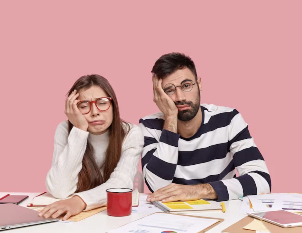 Punya Teman Sirik di Tempat Kerja? Ini 5 Cara Elegan Buat Menghadapinya