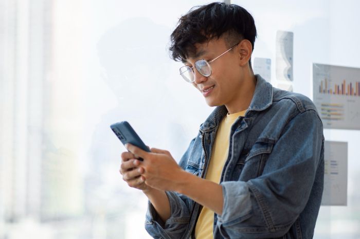 111 Caption Lucu Singkat Bahasa Inggris, Random Bikin Ngakak!