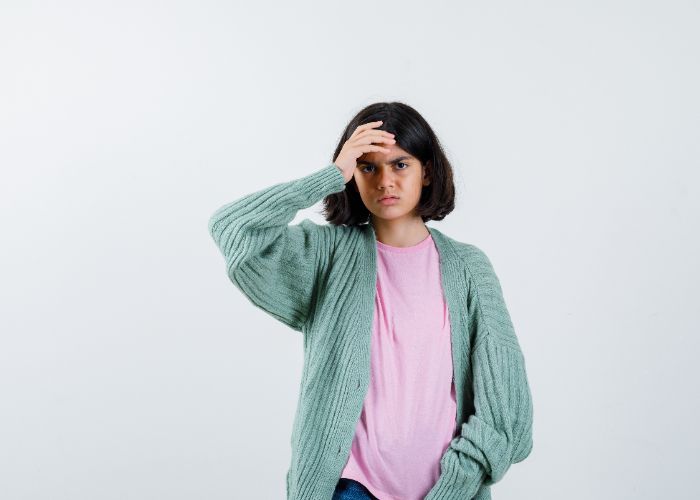 10 Hal Sepele yang Bikin Introvert Cepat Terganggu, Ada yang Relate?