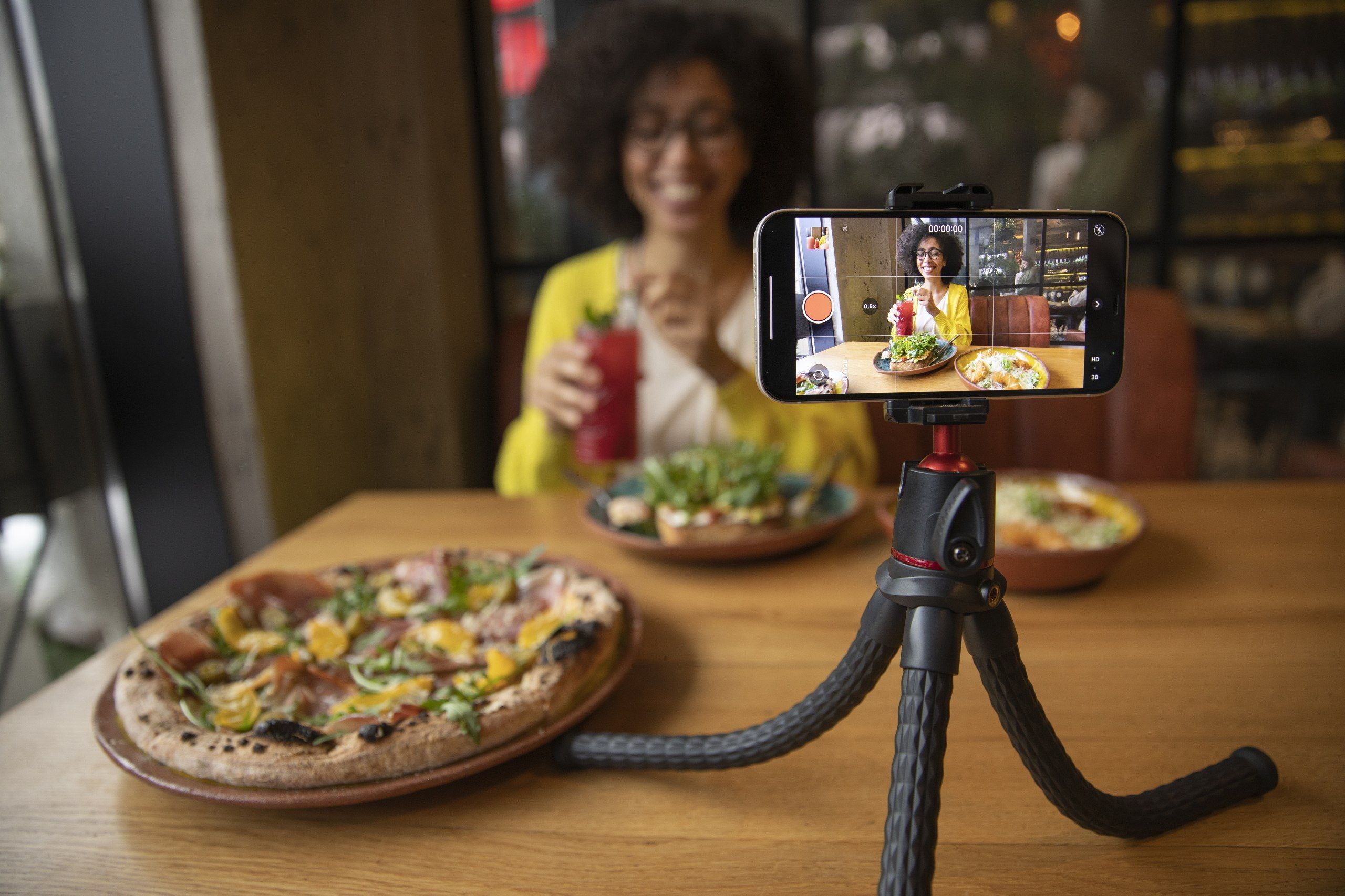 30 Ide Nama Channel YouTube Kuliner yang Bikin Laper