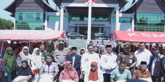 Bentuk Kepedulian Terhadap Lansia dan Penyandang Disabilitas: Pemko Bukittinggi Salurkan Bantuan Paket Sembako: Berikut Penjelasannya