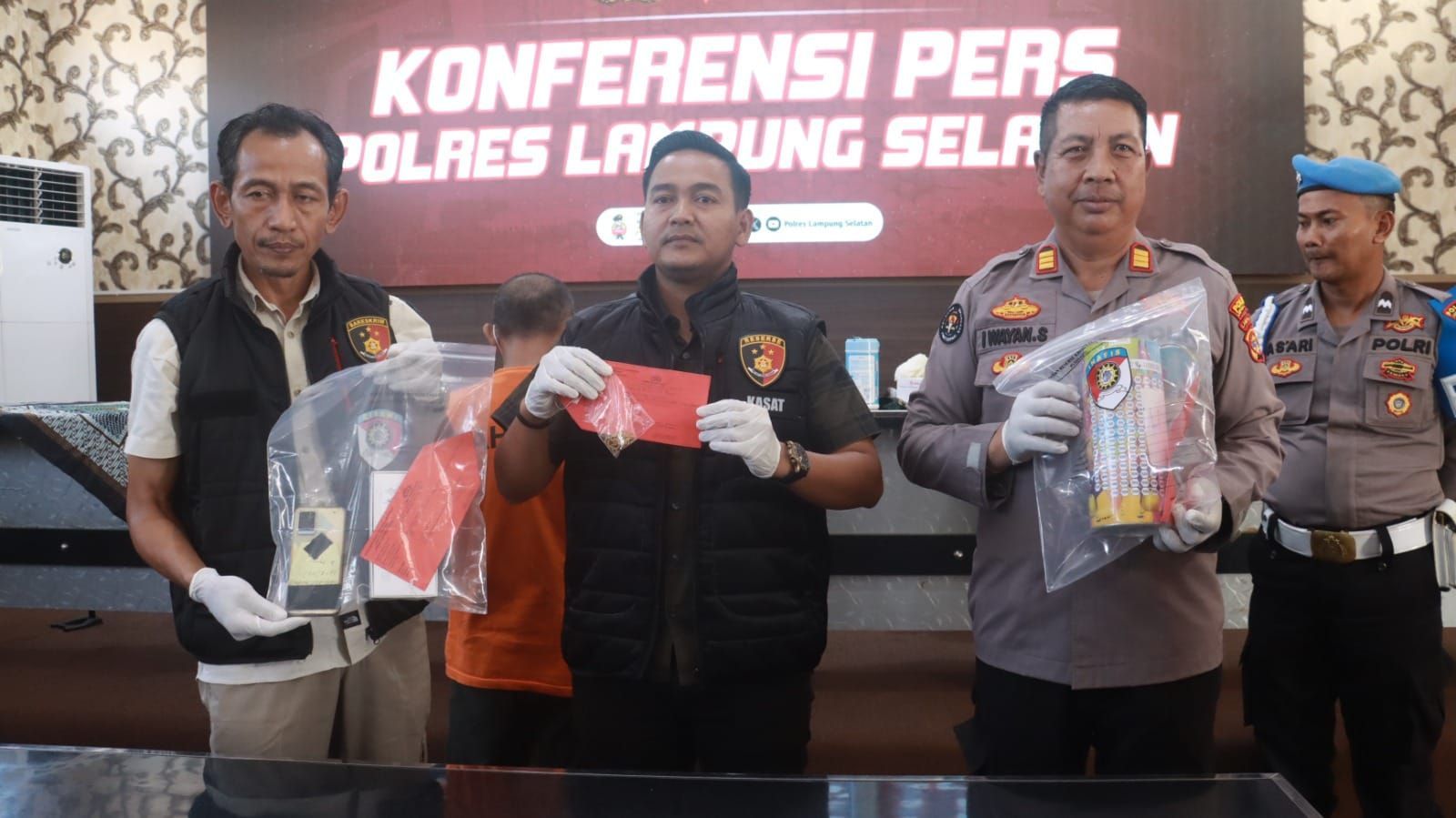 Satu Tahun Buron, Pelaku Perampokan Emas dan Uang Senilai Rp 35 Juta di Lampung Akhirnya Ditangkap Polisi