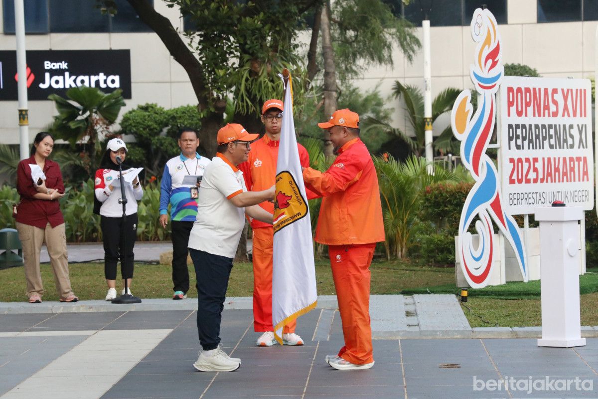 Pramono Kukuhkan Atlet DKI dan Lepas Kontingen ke POMNAS 2025