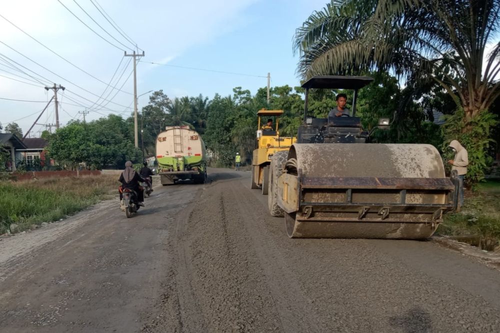 Pemprov Riau Kucurkan Rp37 Miliar untuk Perbaikan Jalan Cerenti–Air Molek