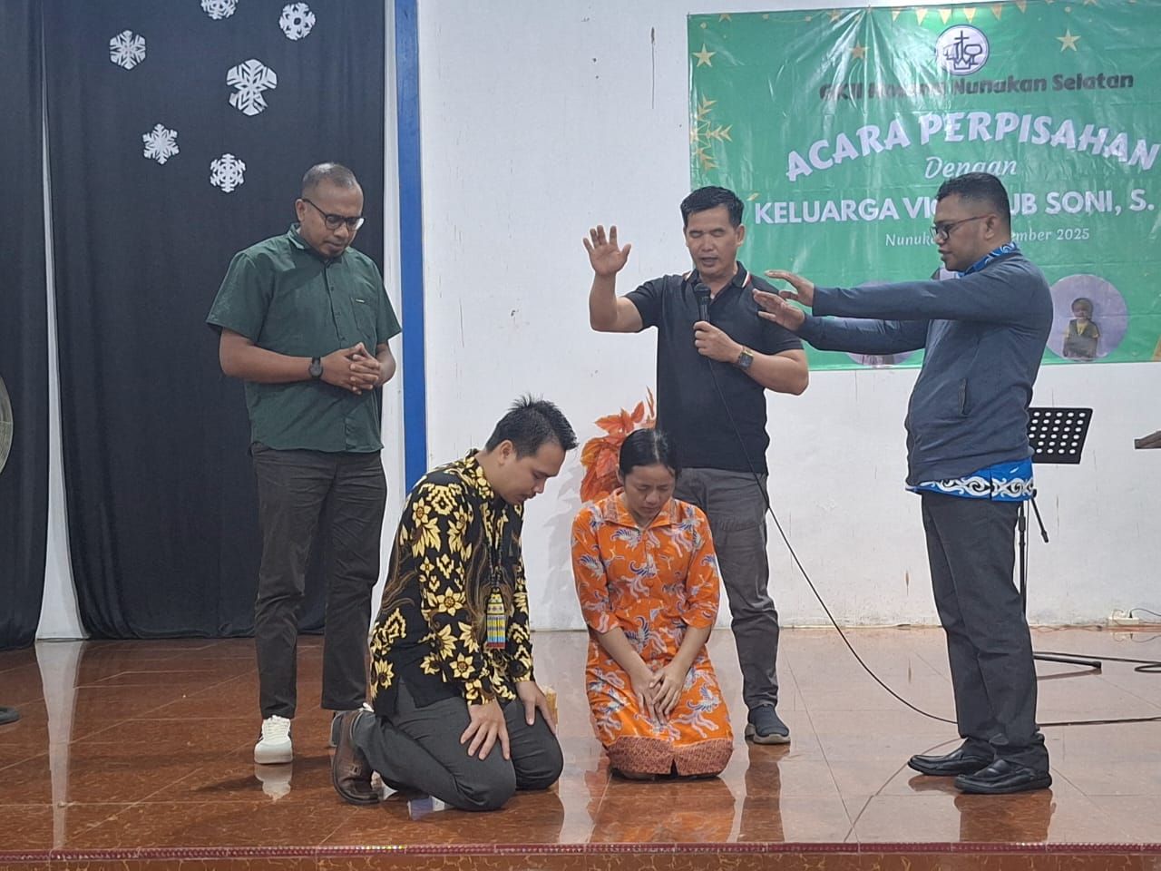 Jemaat GKII Hosana Melepas Kepergian Gembala Tercinta Vic. Ayub Soni, S.Th