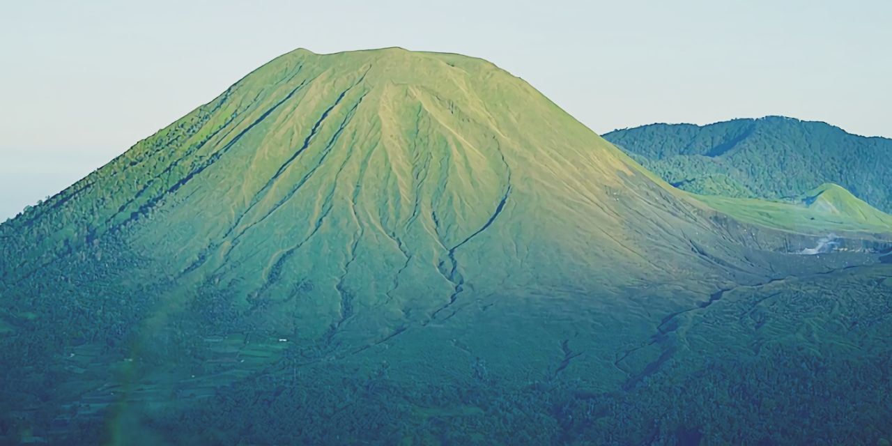 Siaga! Naik level 3, jalur pendakian Gunung Lokon ditutup sementara