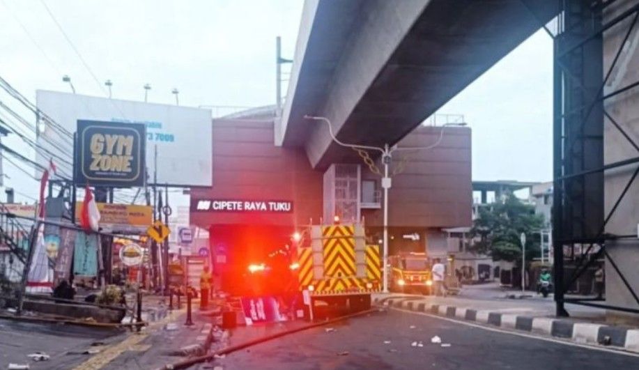 Layanan MRT Jakarta Tetap Normal Pasca Kebakaran Food Court Dekat Stasiun Cipete Raya