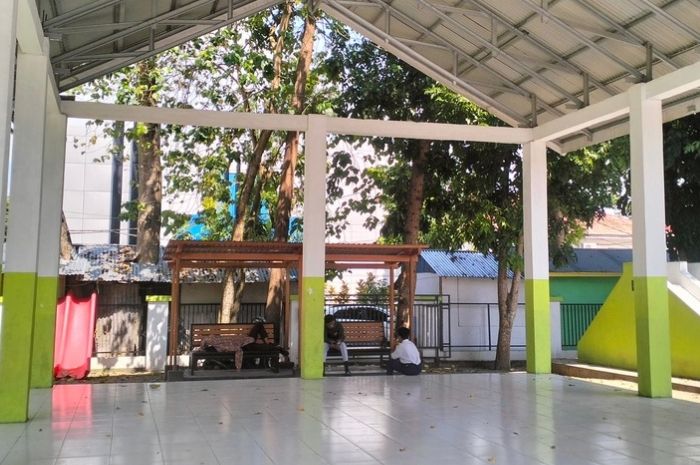 Taman Menara Ilmu Limboto Jadi Tempat Nongki Siswa saat Jam Pelajaran, Ada yang Merokok hingga Tidur Pulas