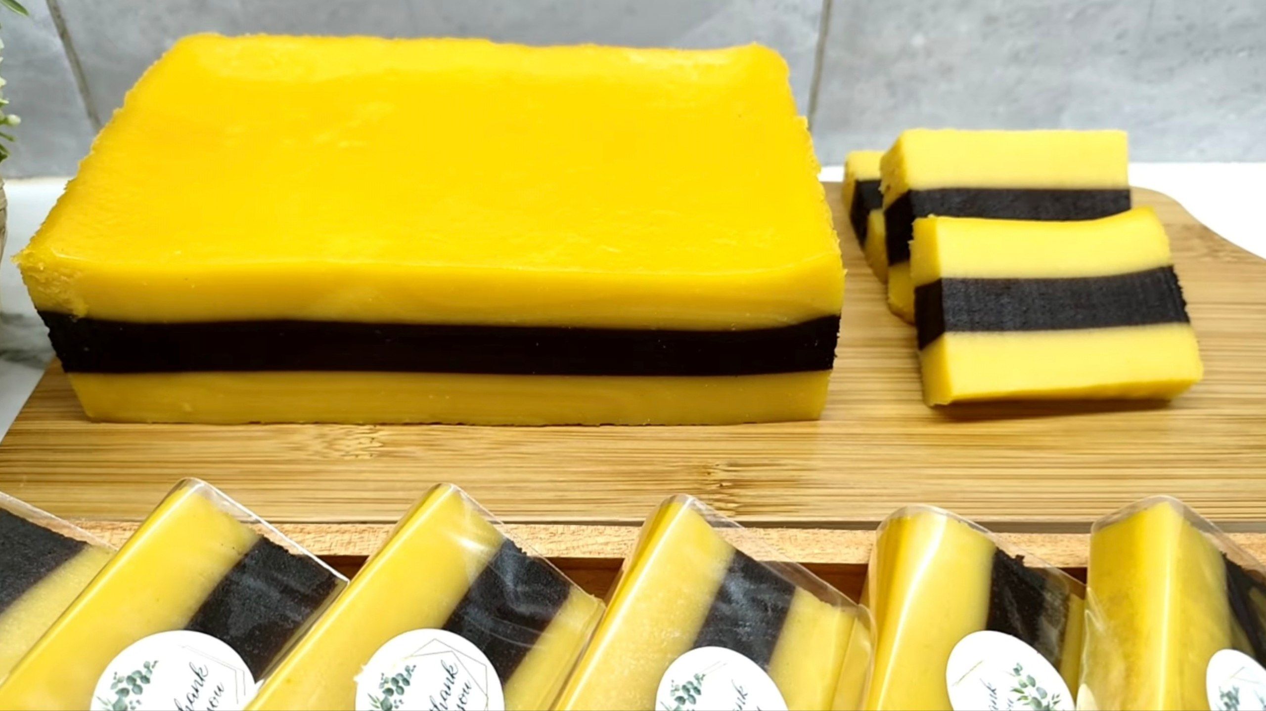 Resep Kue Lapis Labu Kuning yang Enak, Lembut, dan Gampang Buatnya!
