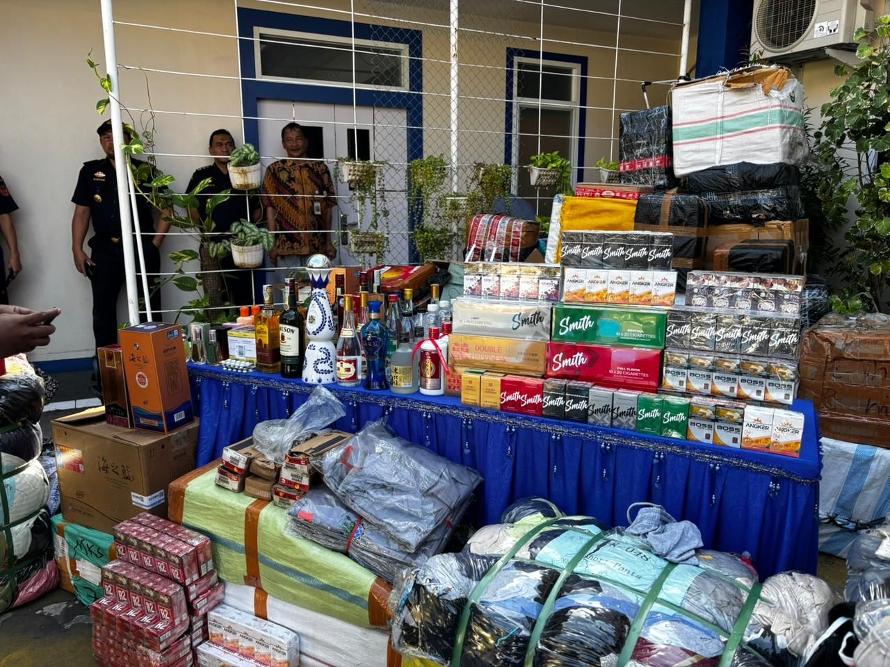 Bea Cukai Makassar Musnahkan Rp12 Miliar Barang Ilegal, Selamatkan Potensi Kerugian Negara Rp5,9 Miliar