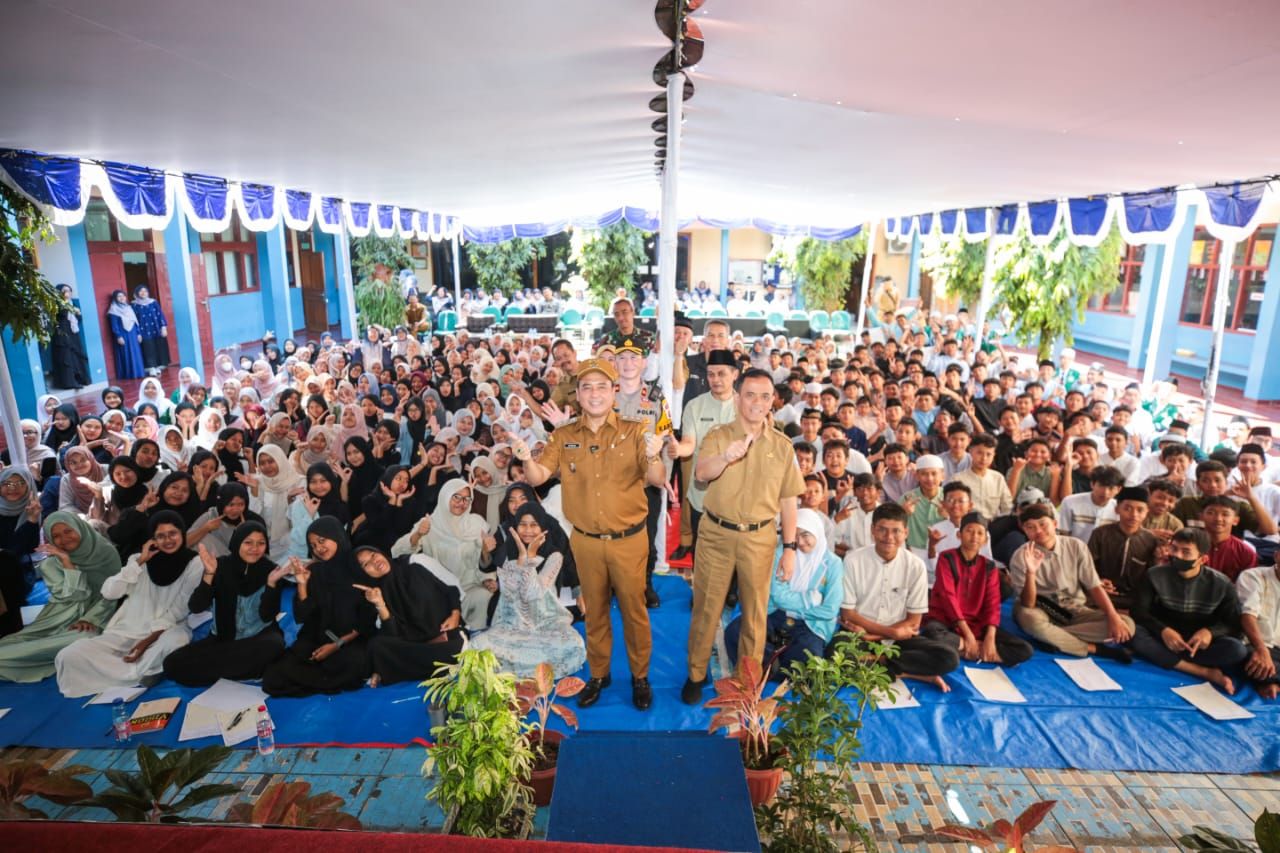 Wakil Wali Kota Bandung Ingatkan Pentingnya Literasi Digital Bagi Pelajar