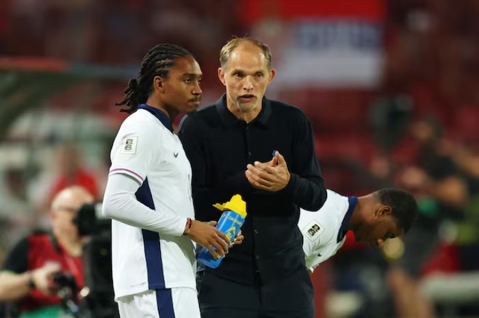 Jalani Debut Lawan Serbia, Djed Spence Resmi Jadi Pemain Muslim Pertama Timnas Inggris