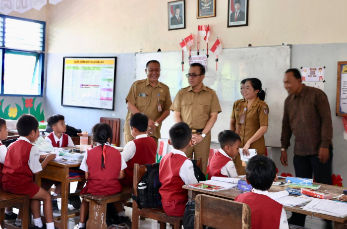 Tinjau SDN 7 Peguyangan, Walikota Jaya Negara Komitmen Wujudkan Sarana Prasarana Pendidikan yang Berkualitas