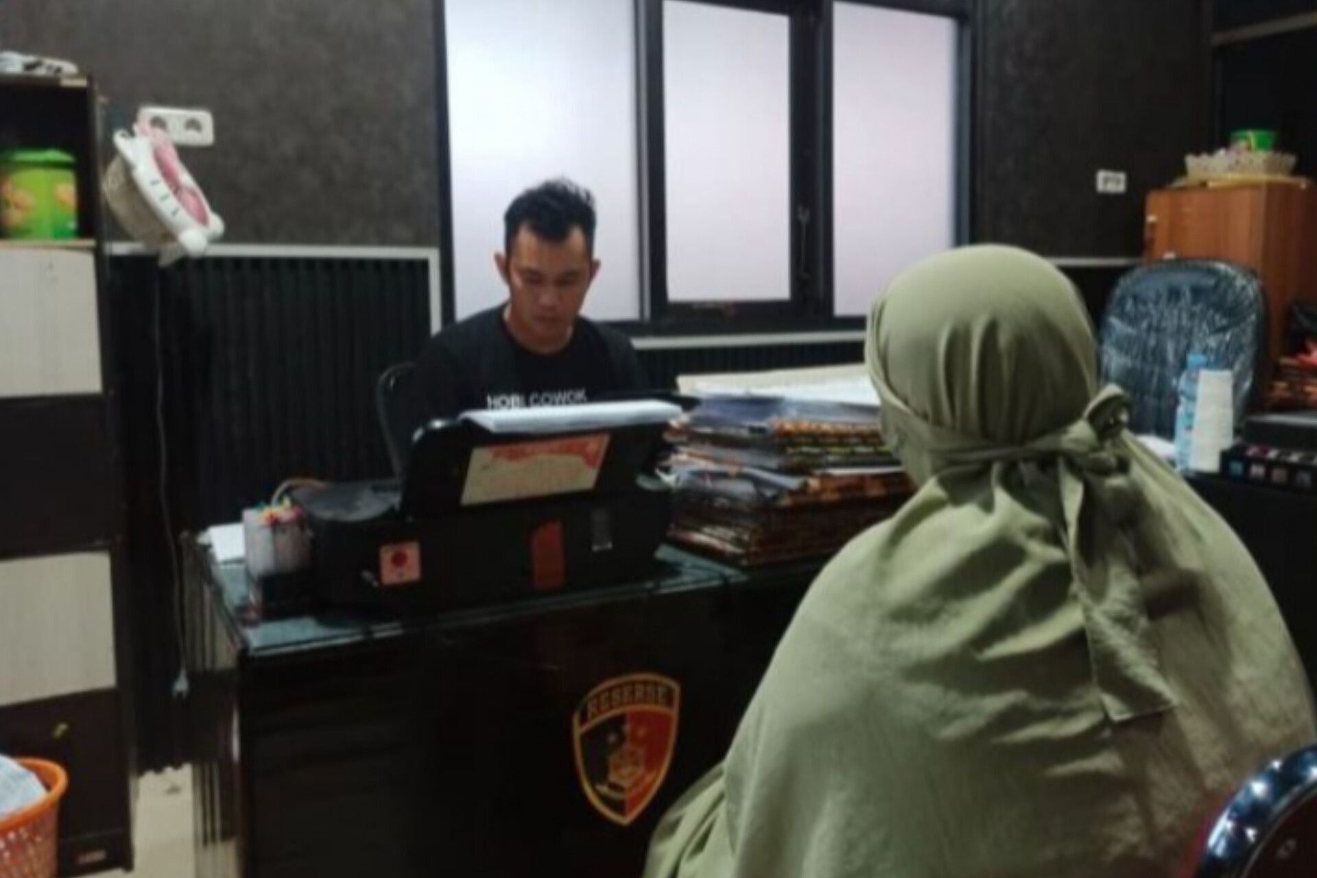 Dukun Palsu Asal Takalar Tipu Warga Pangkep Modus Gandakan Uang-Emas Berujung Ditangkap