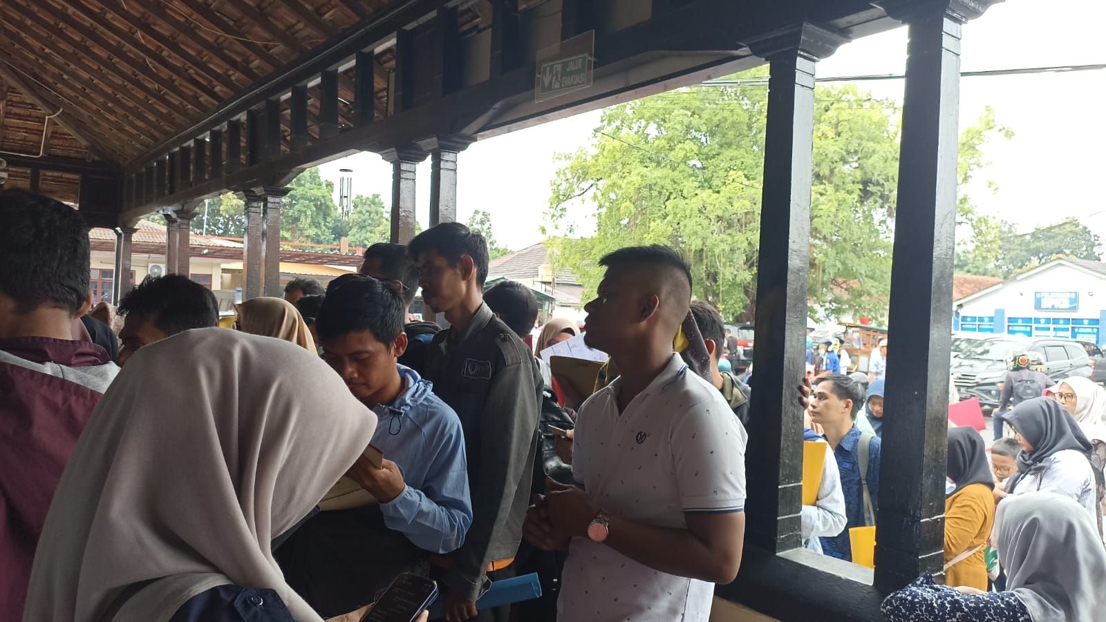 Pegawai Honorer Kota Serang Ramai Ramai Buat SKCK Setelah Adanya Rumor Pengangkatan Paruh Waktu