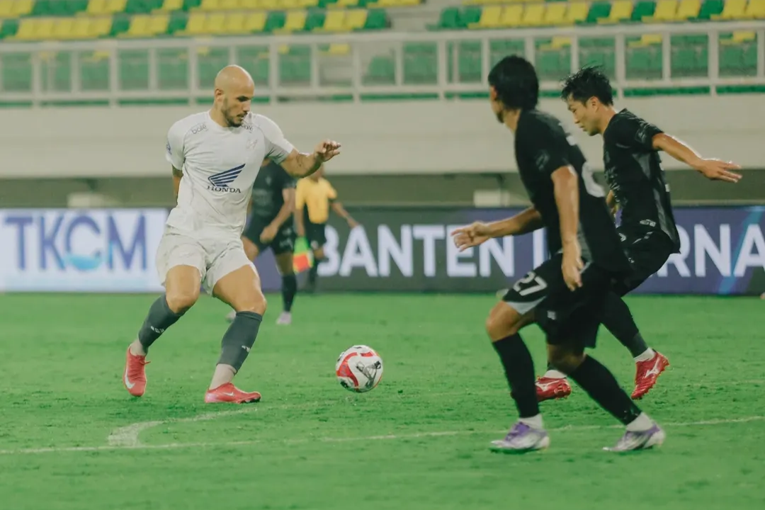 PSM Makassar Masih Belum Menang, Takluk 2-1 dari Persita Lewat Dua Gol Penalti