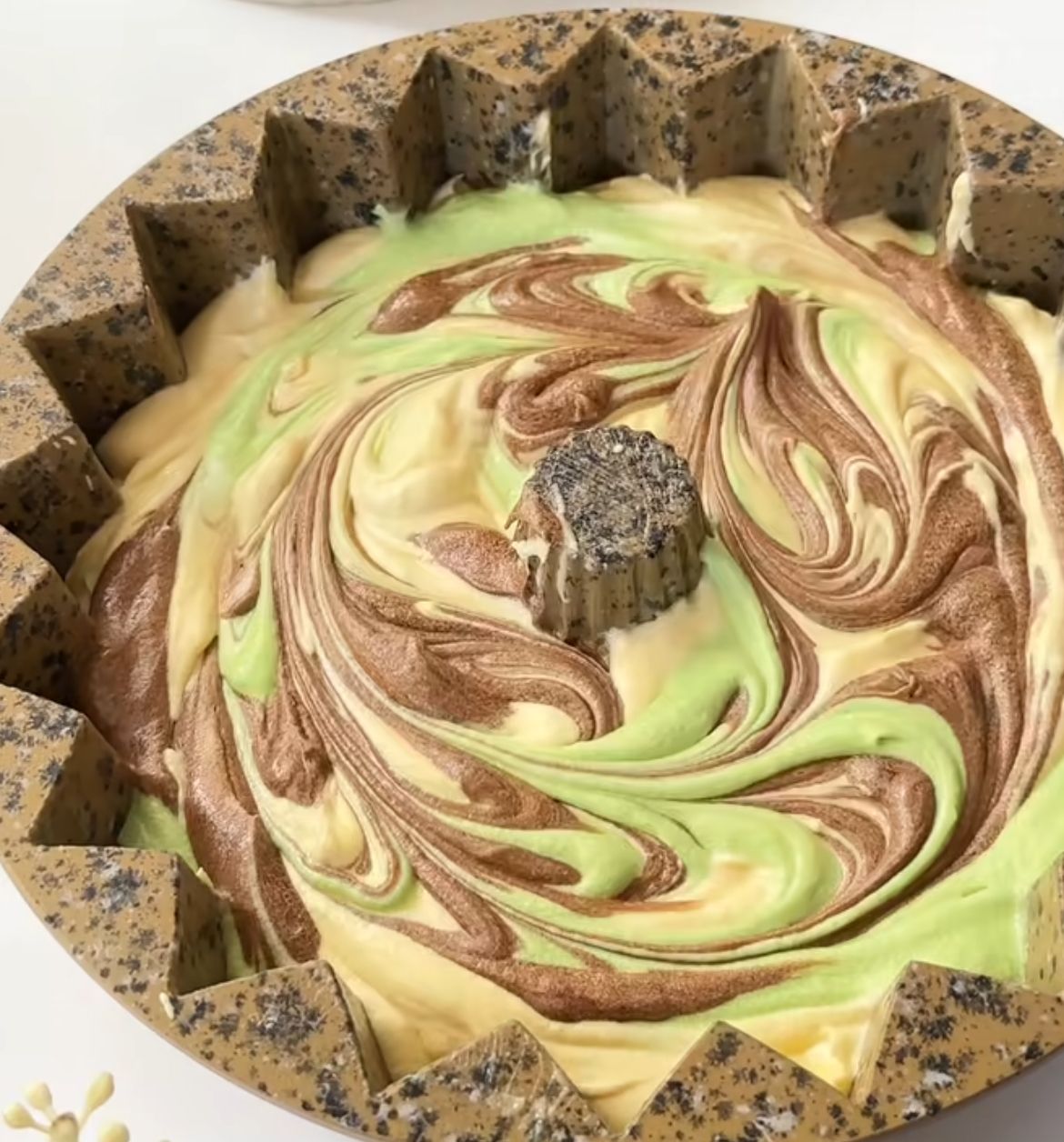 Cobain Yuk! Resep Marmer Cake Cokelat Pandan, Kudapan Cantik yang Manis dan Lembut