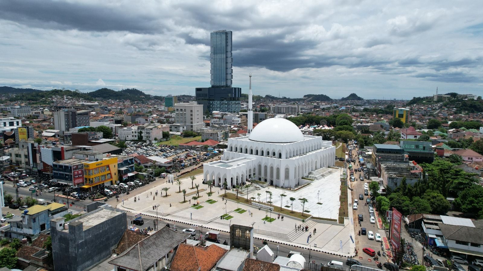 Masjid Raya Al-Bakrie Diresmikan Menteri Agama, Jadi Ikon Baru Lampung
