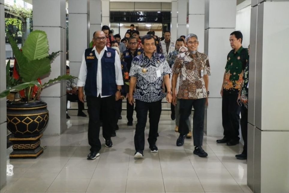 Ahmad Luthfi Minta Kepala Daerah Jawa Tengah Perkuat Keamanan Lewat Siskamling