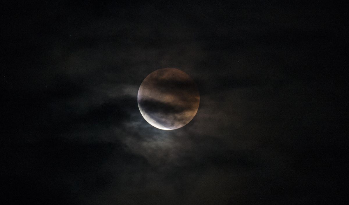5 Arti Mimpi Gerhana Bulan Menurut Primbon Jawa, Pertanda Apa?