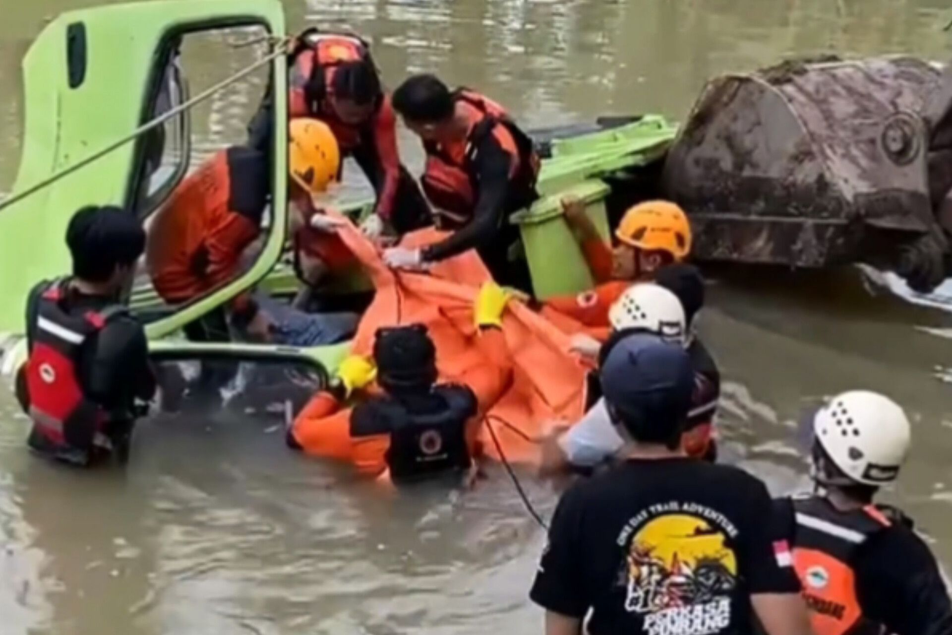 Google Maps Jadi Petaka, Truk Pasir Terjun ke Sungai di Pinrang Tewaskan Kernet