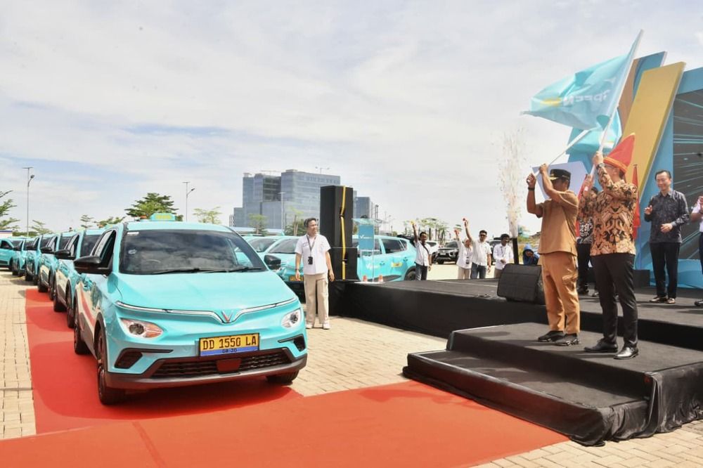 Taksi Listrik Green SM Resmi Mengaspal di Makassar, Hadirkan Transportasi Publik Ramah Lingkungan