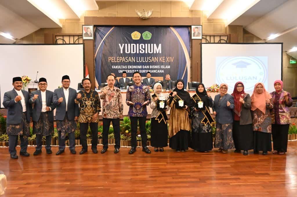Bupati Cianjur Dorong Lulusan FEBI UNSUR Hadapi Tantangan Era Digital