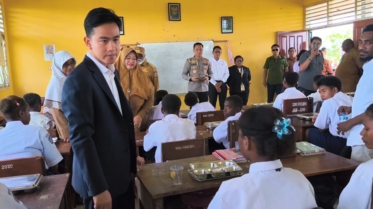 Wakil Presiden Gibran Tinjau Program Makan Bergizi Gratis di Merauke, Jadi Motivasi Pendidikan Anak-anak Papua