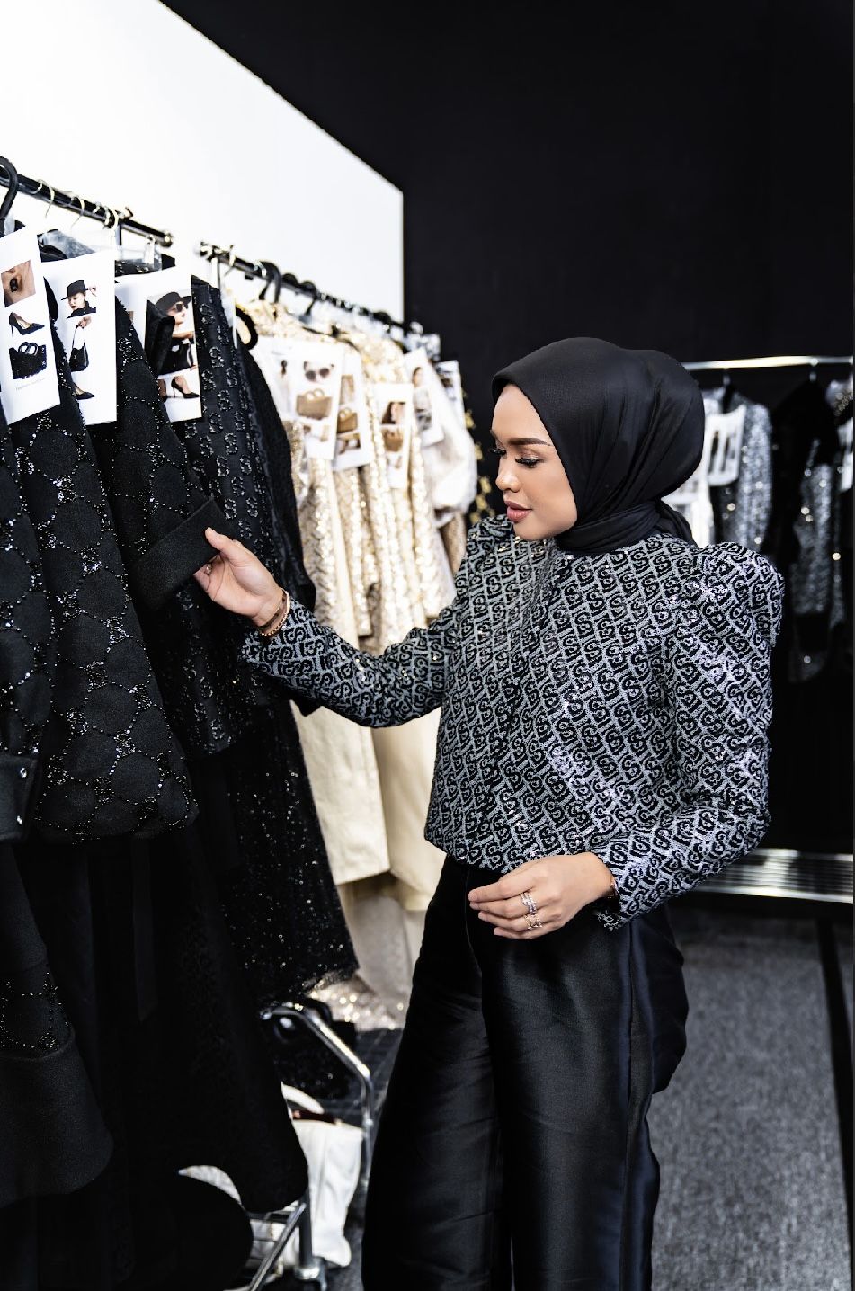 Melenggang Kedua Kalinya, Buttonscarves Mantapkan Identitas di Dubai Fashion Week