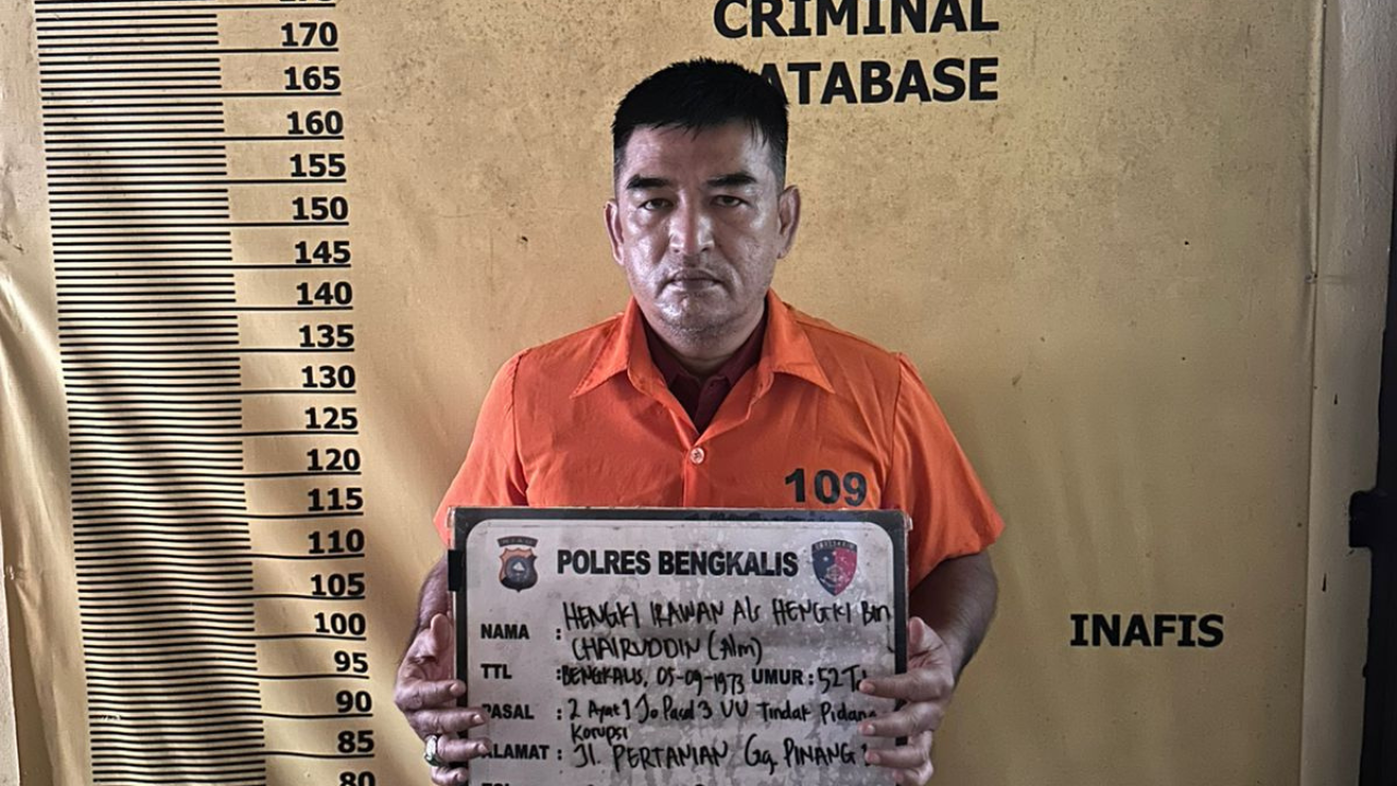 Polres Bengkalis Tahan Mantan Kasatpol PP, Diduga Selewengkan Dana Rp1,4 Miliar