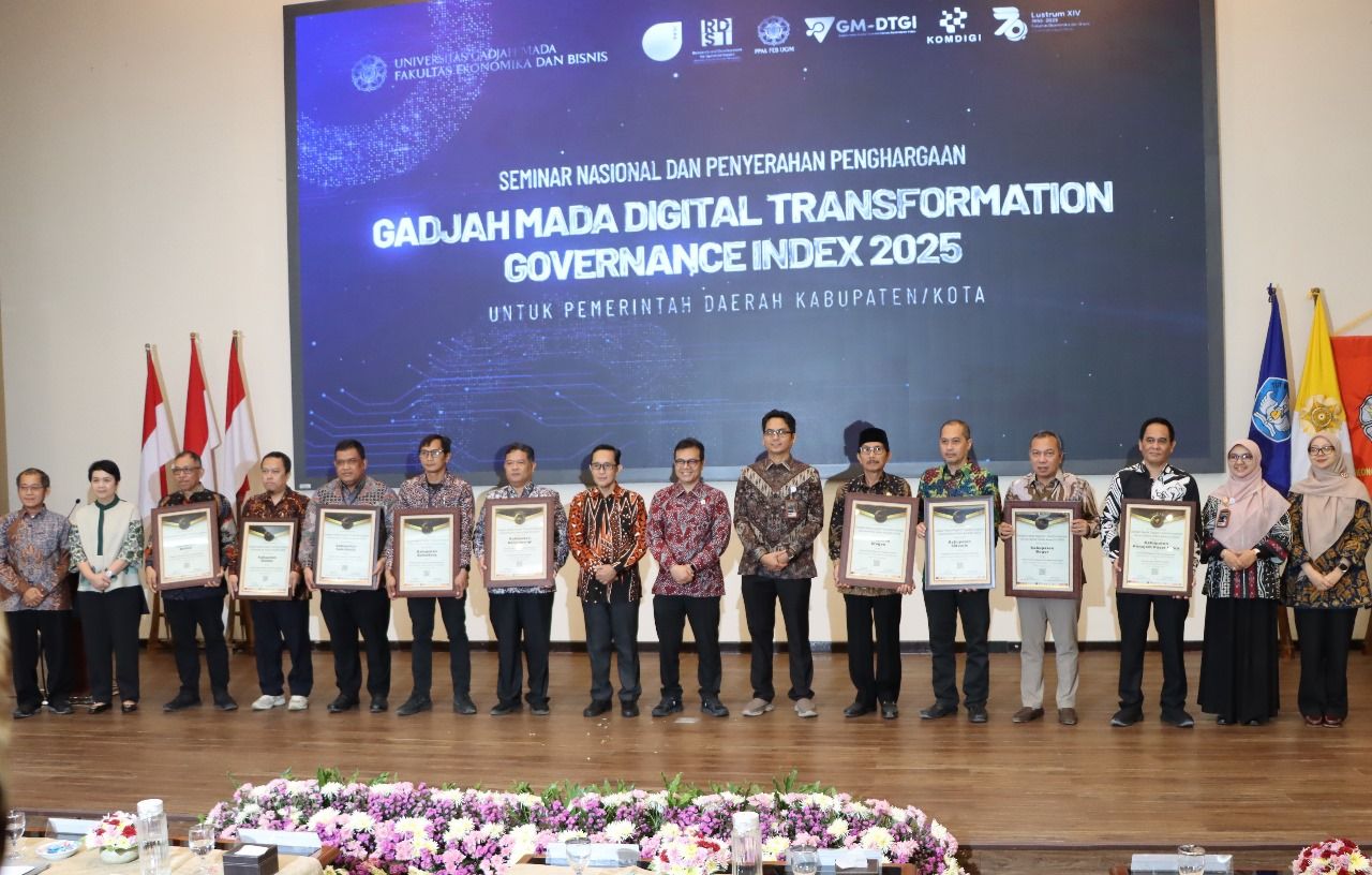 UGM Berikan Penghargaan ke Pemda Atas Kinerja Transformasi Digital Terbaik 2025, Banyuwangi dan Semarang Peringkat Atas