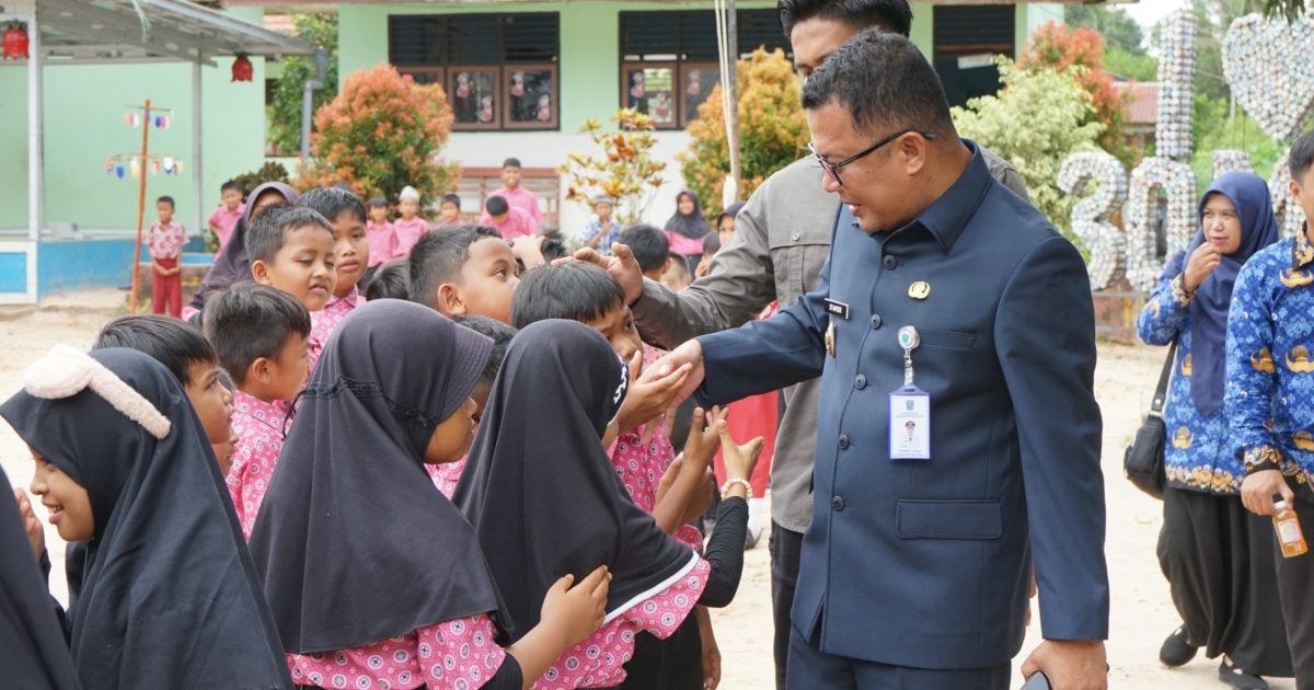 Wabup Tinjau SD 30 Membalong, Tagih Komitmen PT Foresta Lestari untuk Segera Menyelesaikan Masalah