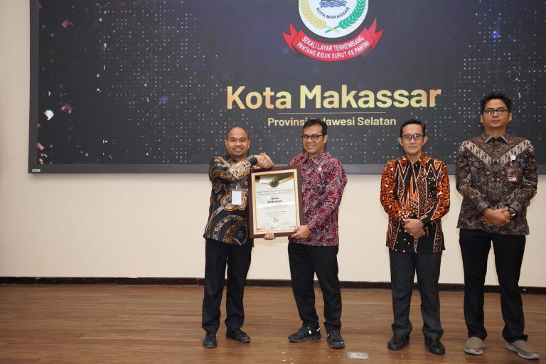 Pemkot Makassar Raih Penghargaan 10 Pemda Terbaik dalam Transformasi Digital Nasional