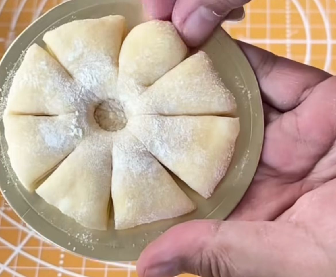 Resep Donat Bunga Homemade: Cantik di Mata, Lembut di Lidah