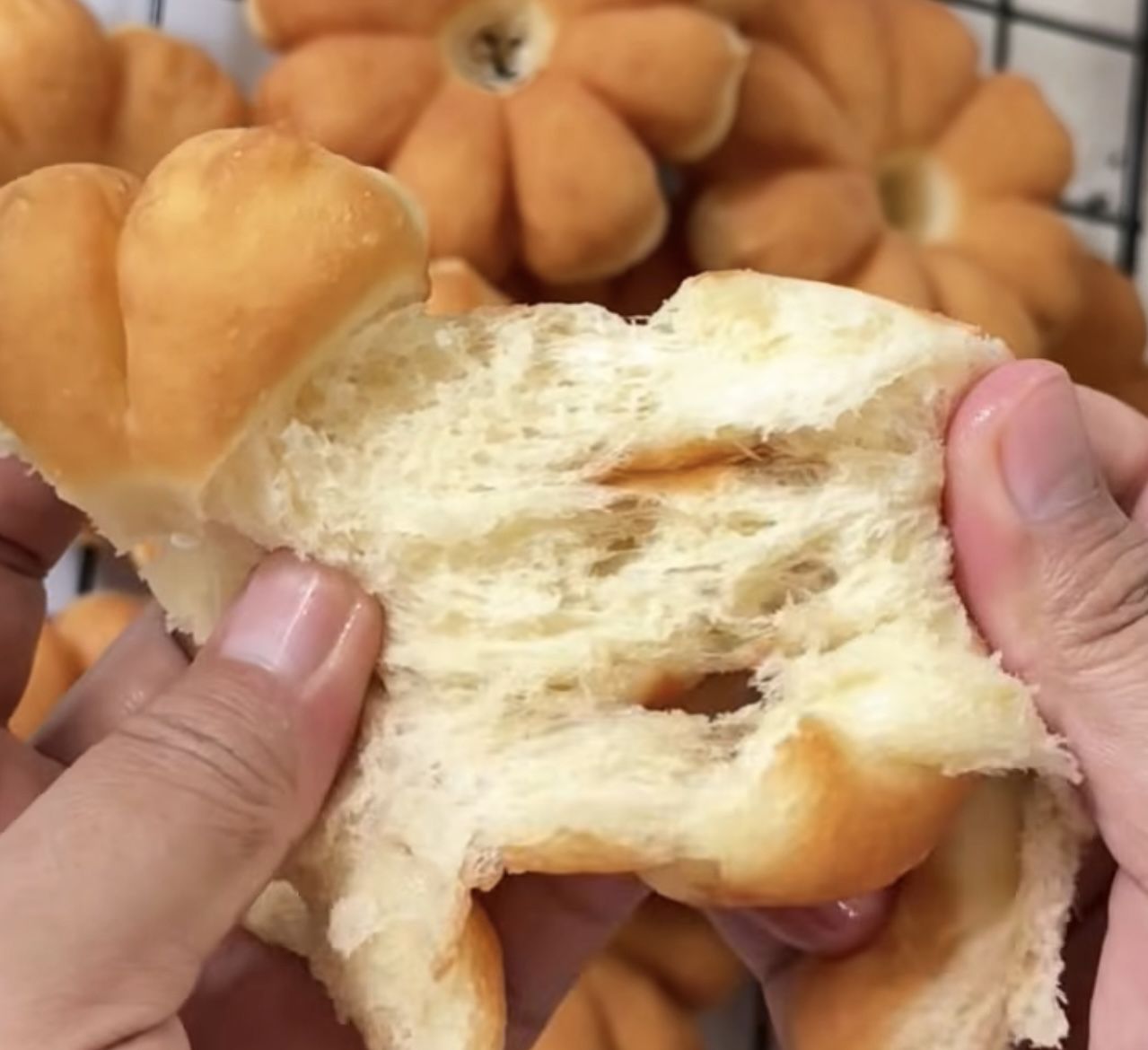 Resep Donat Bunga Homemade: Cantik di Mata, Lembut di Lidah
