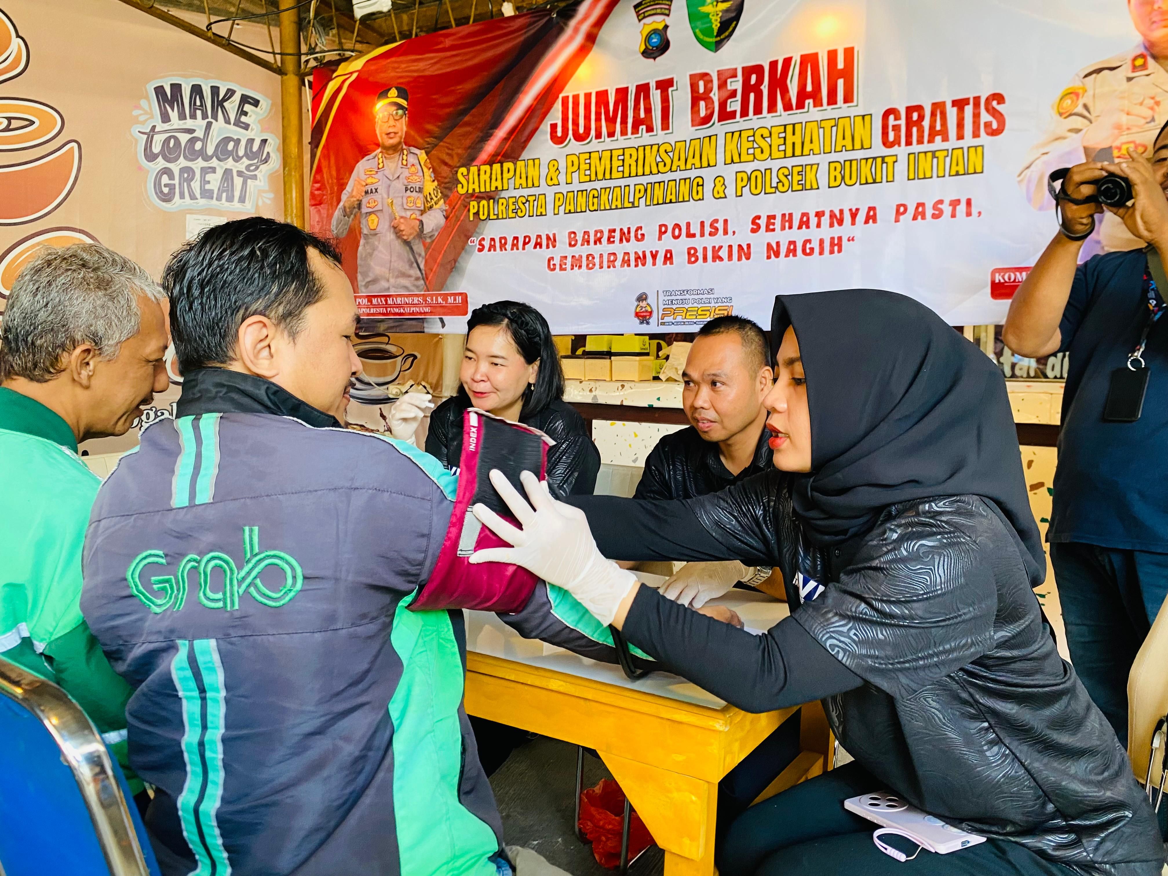 Jumat Berkah, Polresta Pangkalpinang Rangkul Masyarakat dan Ojol Fasilitasi Pemeriksaan Kesehatan dan Sarapan Gratis