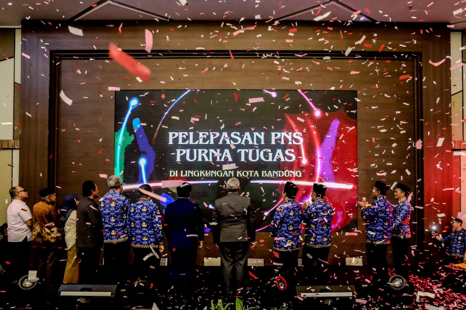 553 ASN Pemkot Bandung Purna Tugas, Wali Kota Farhan Apresiasi Jejak Pengabdian
