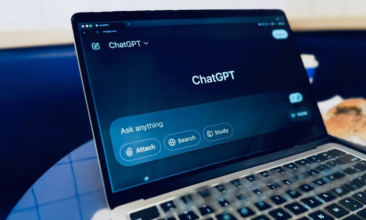 OpenAI Siapkan Perangkat AI Baru: Speaker Pintar, Kacamata, hingga Wearable