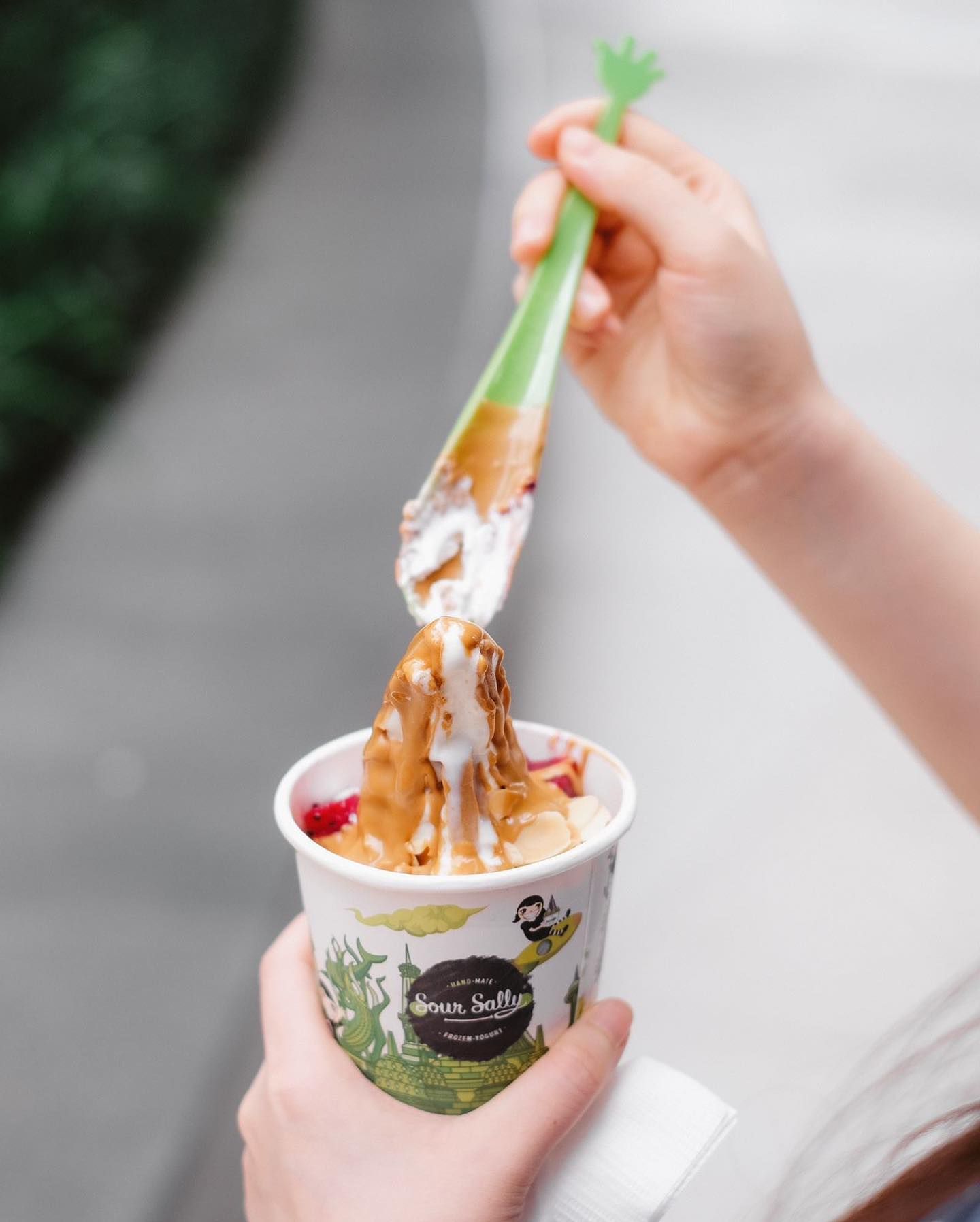 Menu Best Seller Sour Sally yang Wajib Kamu Coba saat Ngidam Yogurt Segar