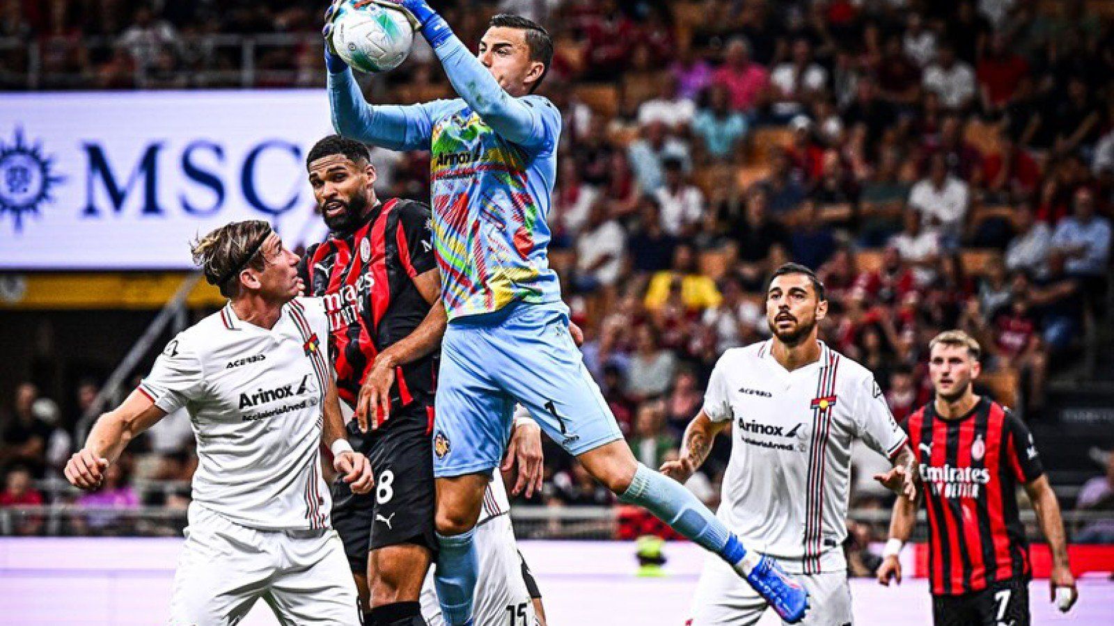Emil Audero Bawa Cremonese Kalahkan AC Milan di San Siro