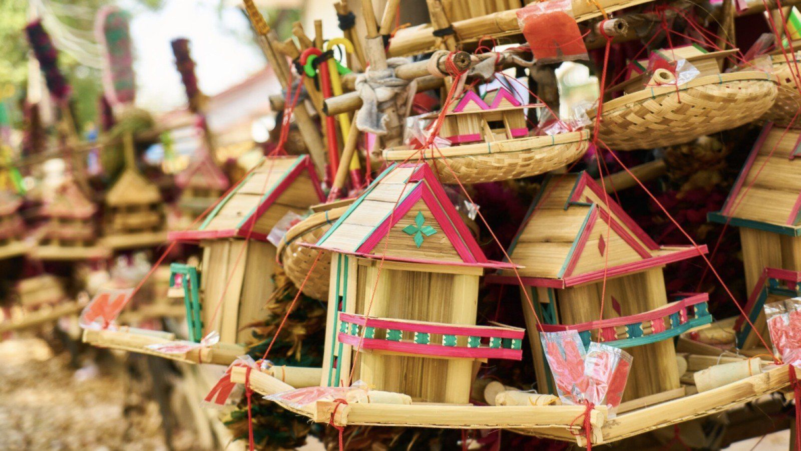 Perkembangan Retail Modern dan Dampaknya Terhadap Pasar Tradisional di Indonesia