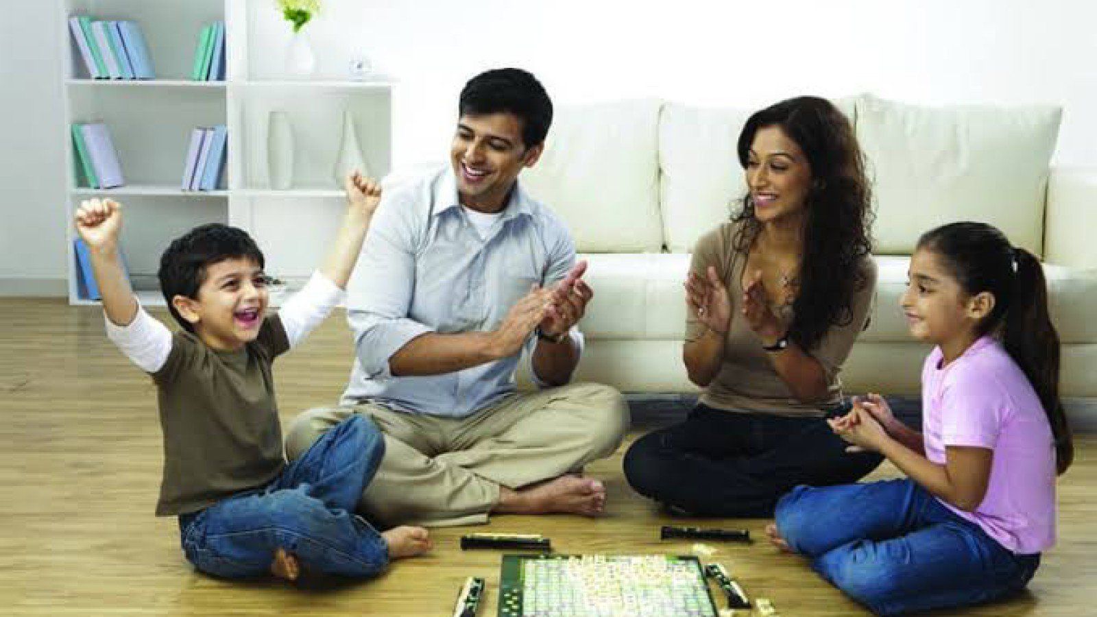 Peran Orang Tua Sebagai Teman: Pentingnya Kedekatan Emosional untuk Perkembangan Anak