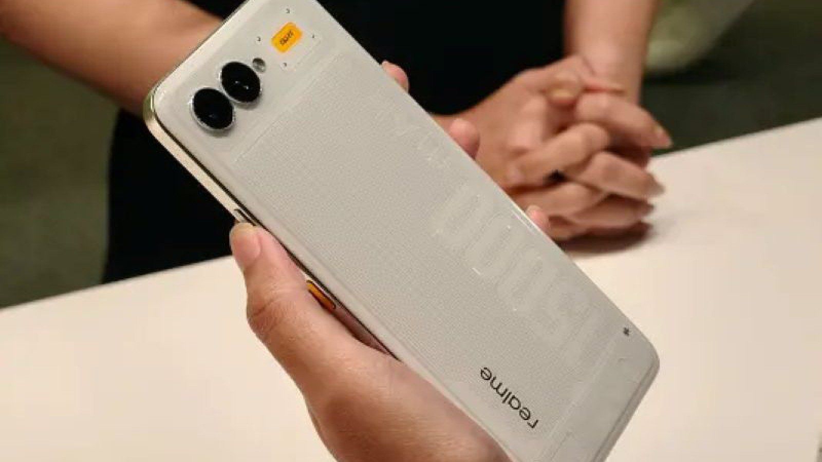 Realme Luncurkan Smartphone dengan Baterai 15.000 mAh dan Teknologi Pendingin Canggih