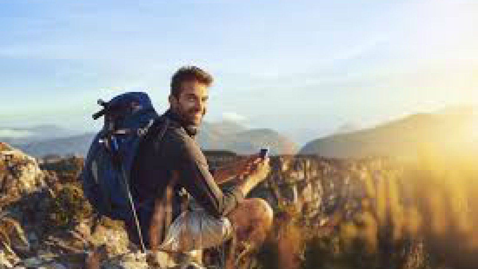 Menjadi Traveler Bijak: Cara Menikmati Alam Sambil Menjaga Kelestariannya