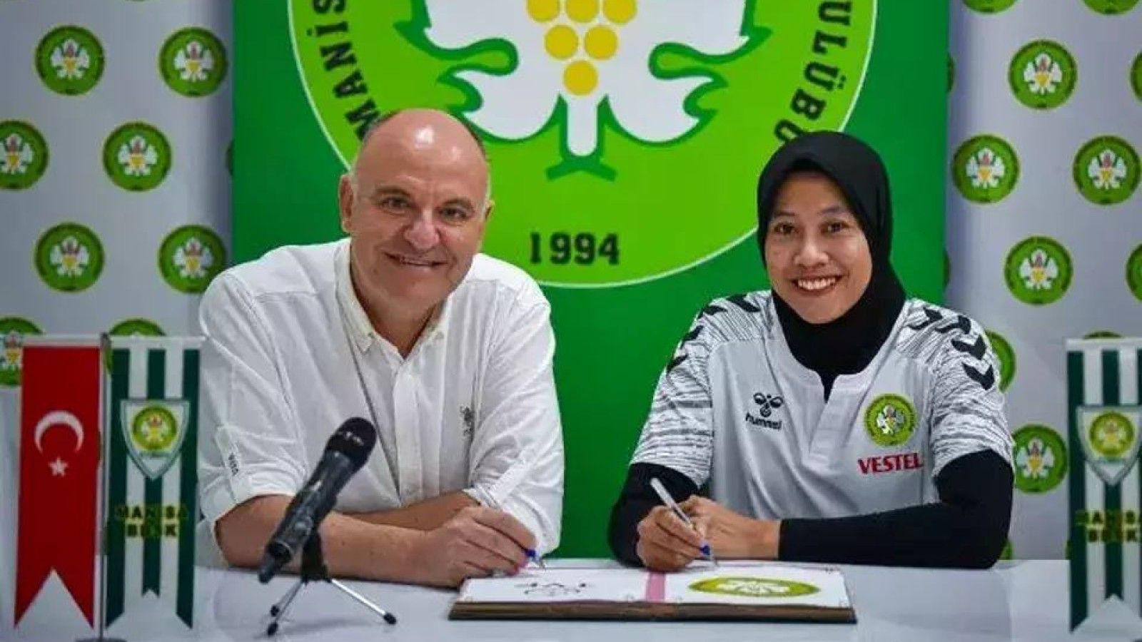 Megawati Bergabung dengan Manisa BBSK di Liga Voli Turki