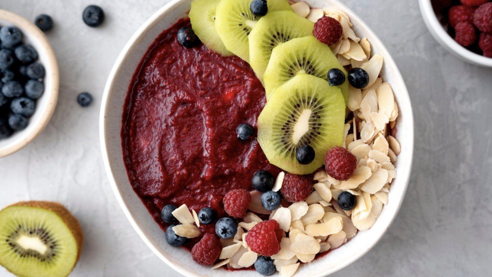 Smoothie Bowl: Tren Sehat yang Memikat Generasi Z di Indonesia