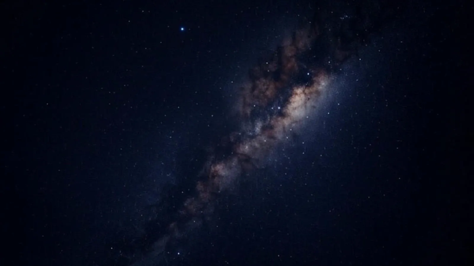 Keindahan Galaksi Bunga Matahari Berhasil Diabadikan Astrofotografer