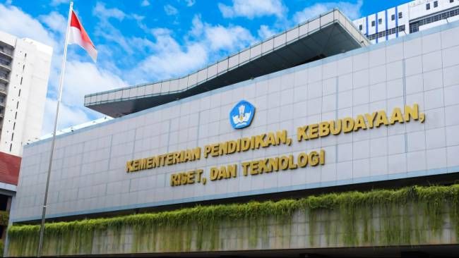 Wamen Dikdasmen Tegaskan Proyek Laptop Rp9,9 T Selesai di Era Nadiem
