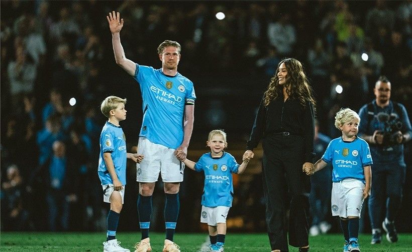 Air Mata Sebuah Era, Pep Guardiola Menangis di Malam Perpisahan Kevin De Bruyne