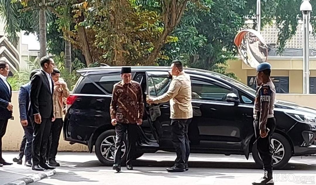 Jokowi Lempar Senyum saat Tiba di Bareskrim untuk Klarifikasi Tudingan Ijazah Palsu